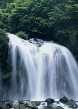 逃离快乐小镇